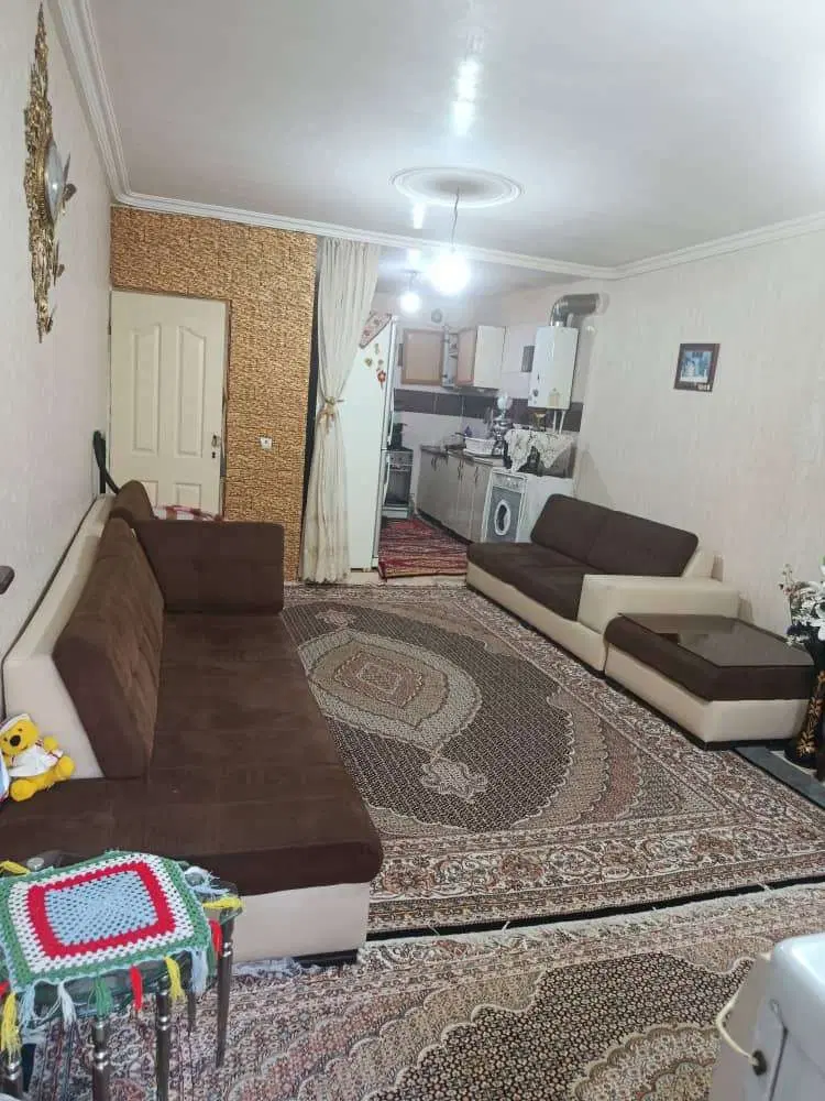 فروش یک حیاط مسکونی کوچک  با تمام انشعابات