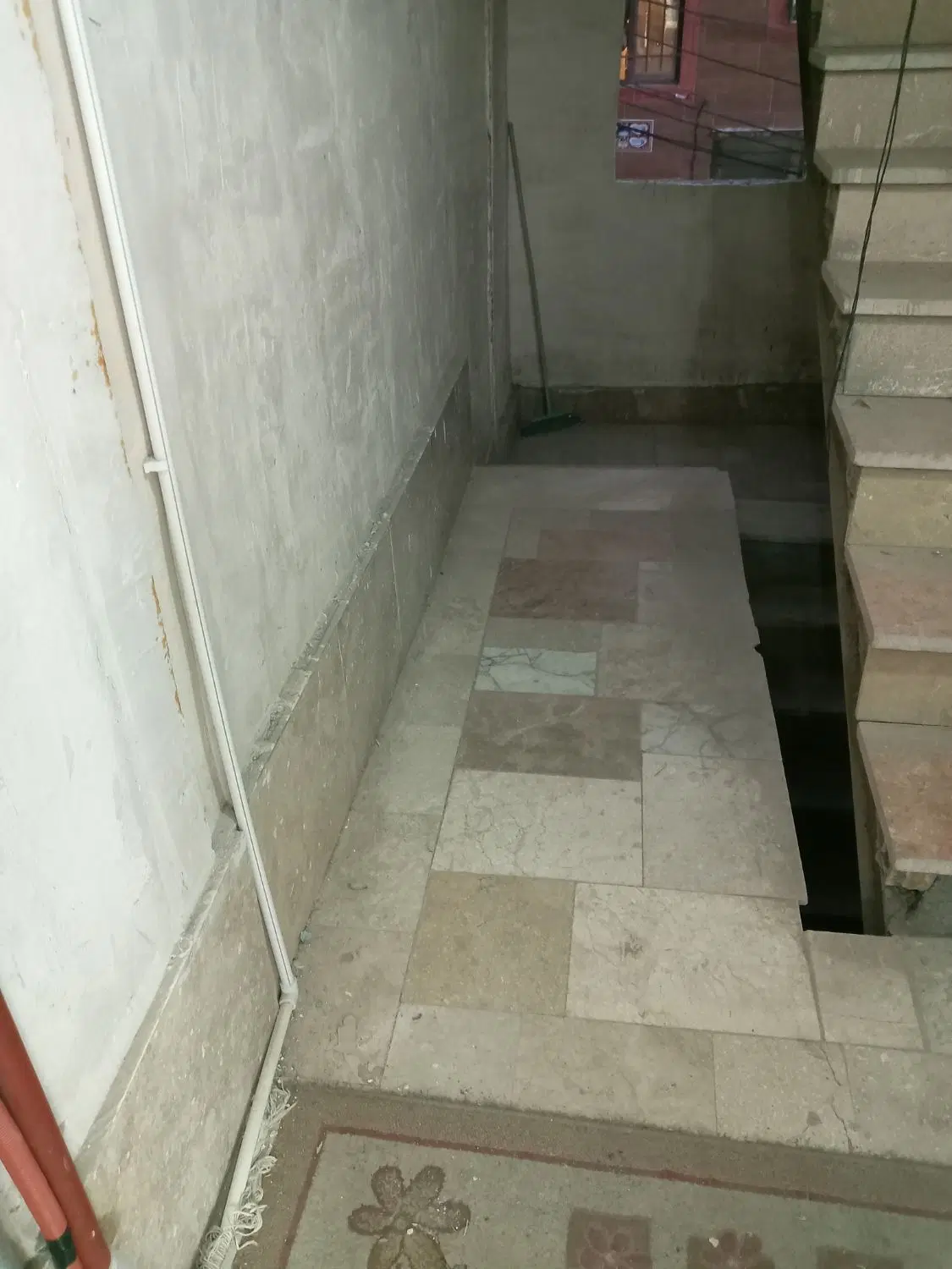 آپارتمان ۹۵ متری طبقه اول