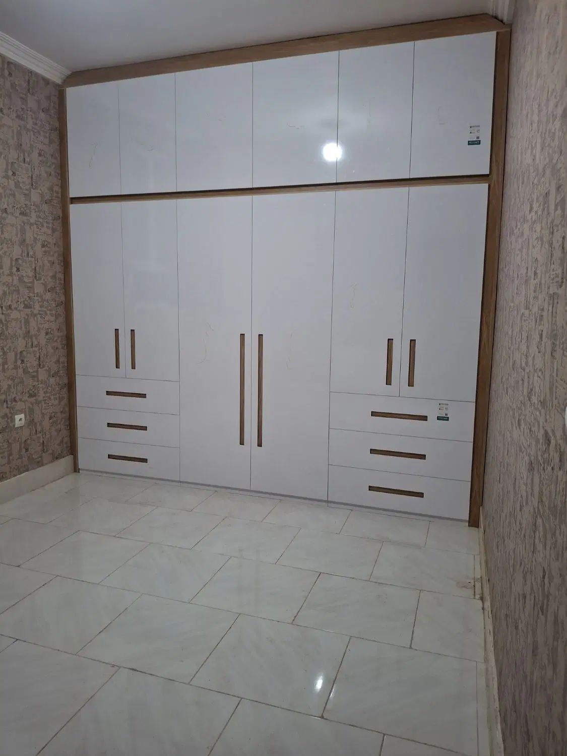 ملک فروشی
