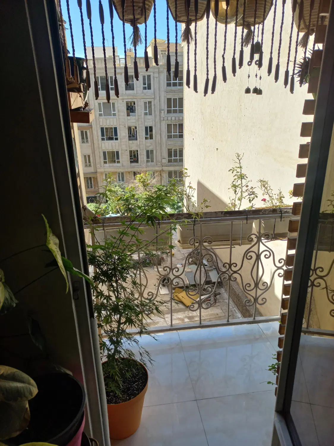 همخونه میپذیرم.خونه دارم