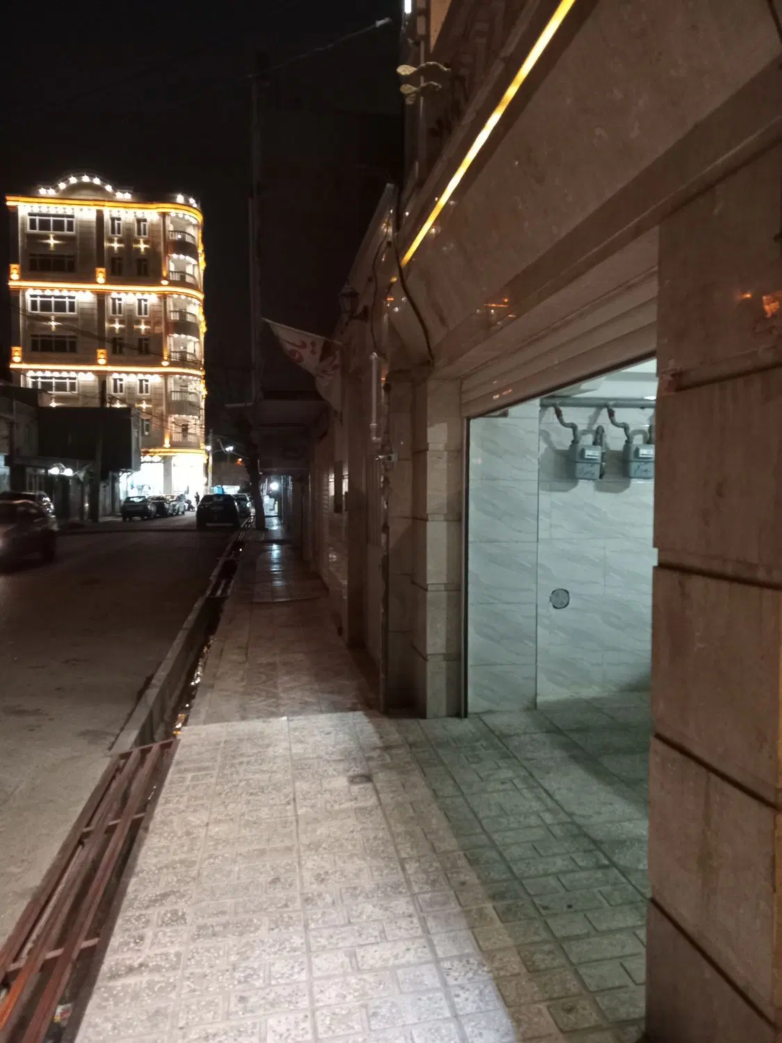 آپارتمان ۸۰باغ نرده کوچه مسجد۱۱پارکینگ جدااختصاصی