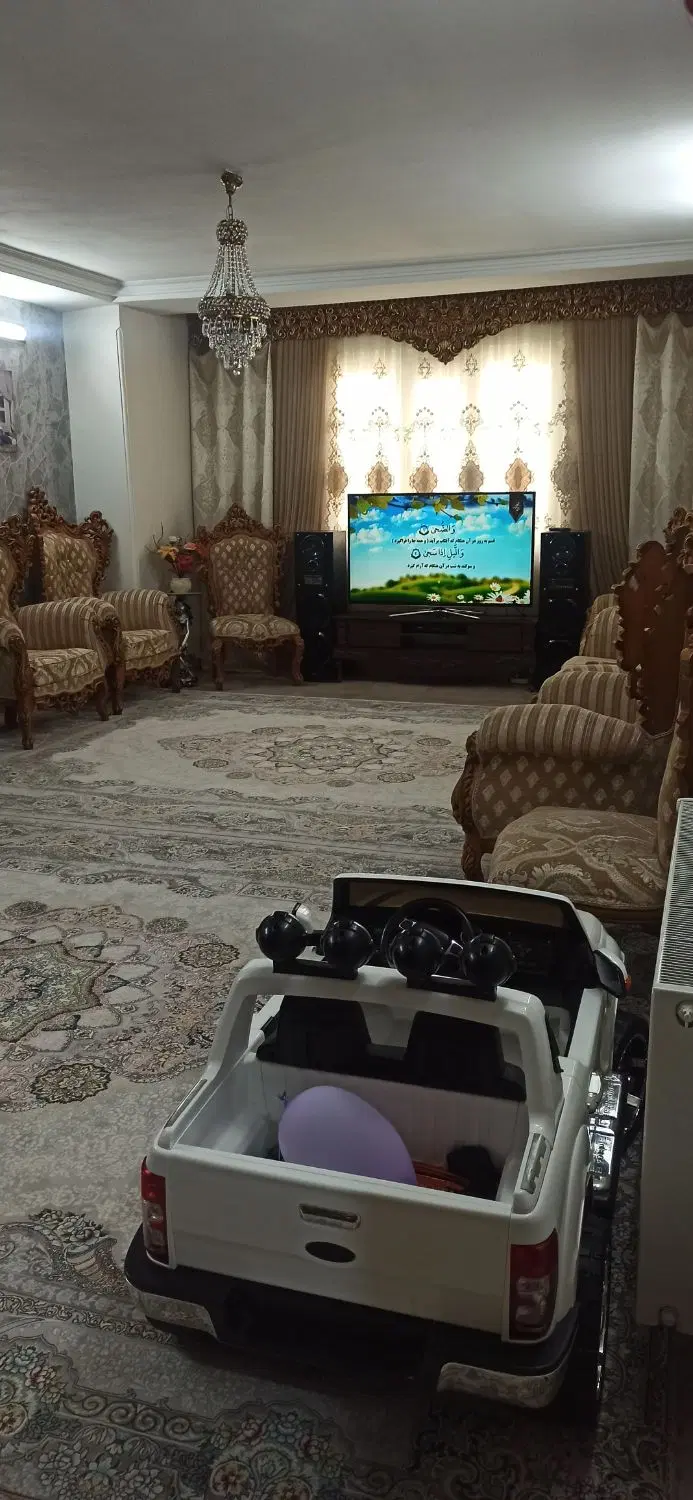 آپارتمان ۸۵ متری دو خوابه با پارکینگ و حیاط خلوت
