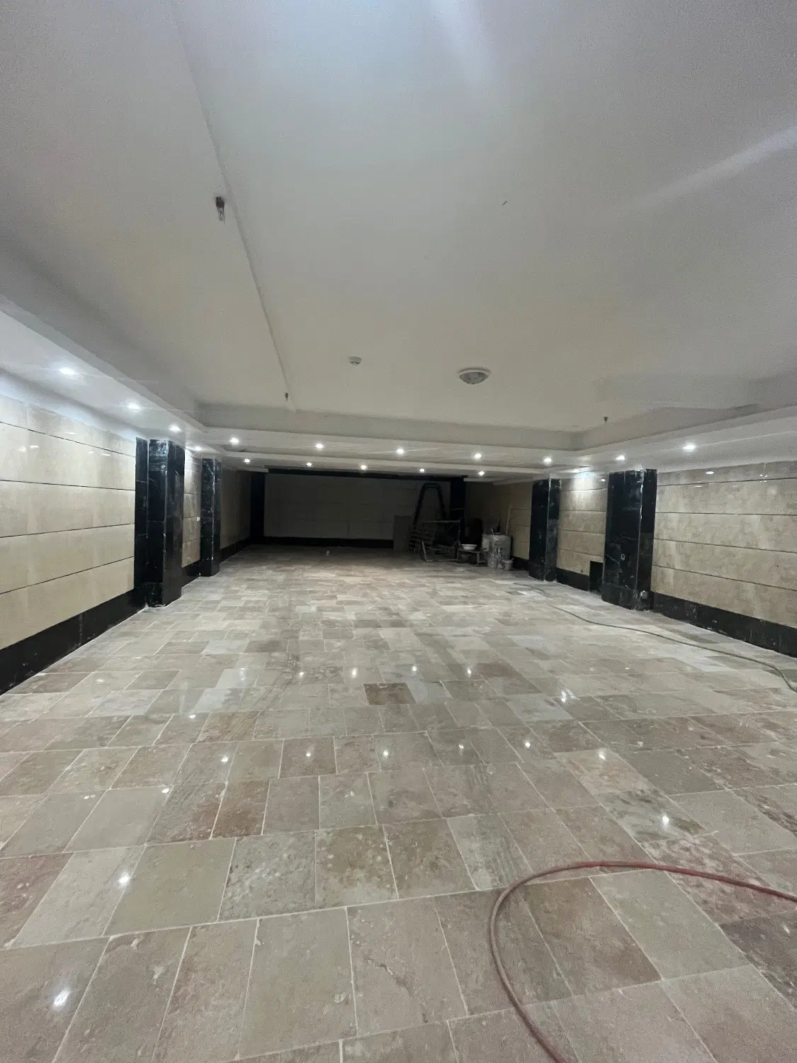 تکواحدی با آسانسور وپارکینگ