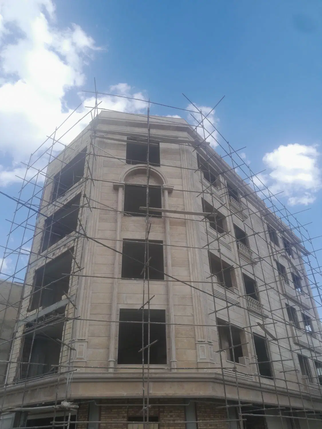 آپارتمان تکواحدی  تک واحد  کلید نخورده   عمار