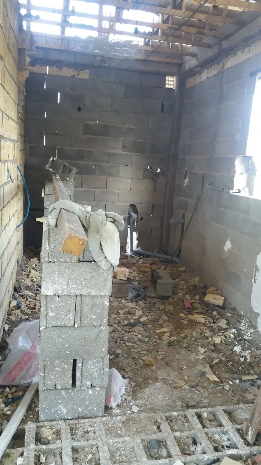 فروش خانه نیمه ساخته بازمین ۲۳۰متری