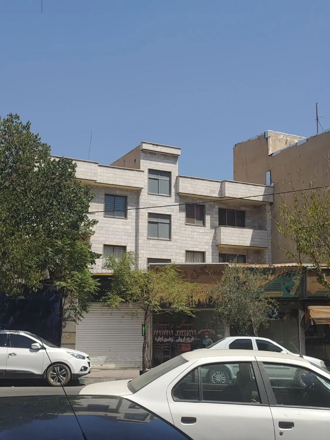 ساختمان سه طبقه ۳۸۵متری بر اصلی اذربایجان