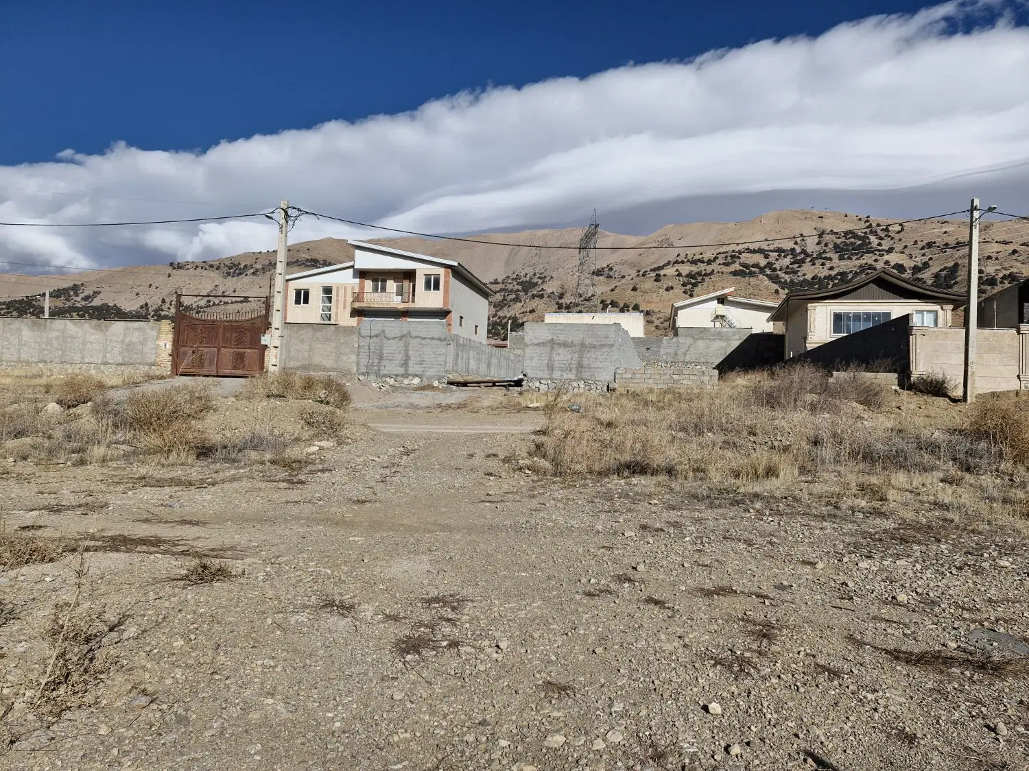 ۴۰۰ متر زمین در سیب لند امین اباد فیروز کوه