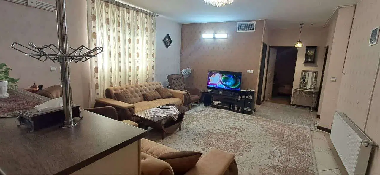 91متر_دوخواب_روشنائی کامل_طبقه اول_متفاوت