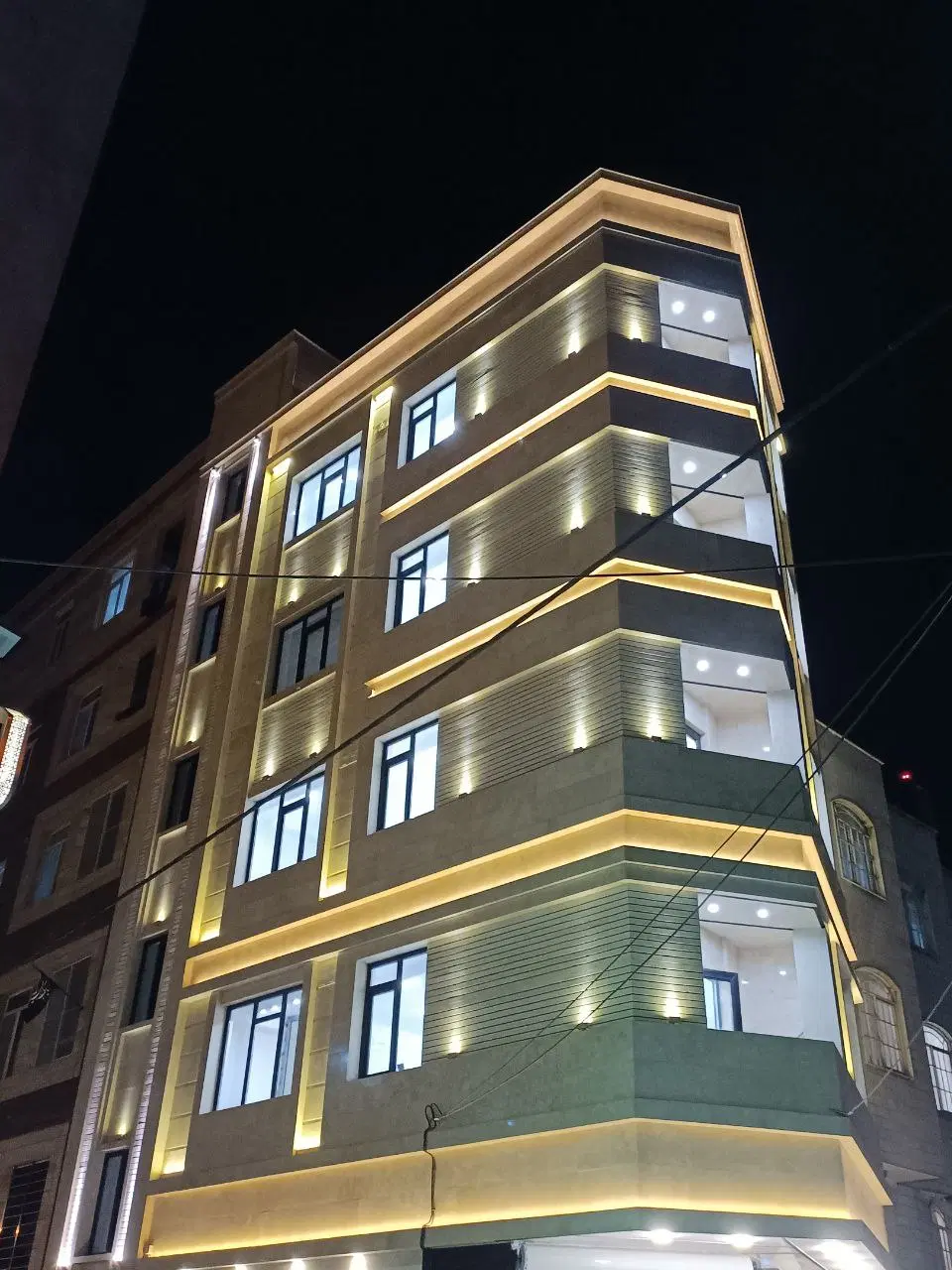 فروش واحد ۶۰ متری در پیروزی