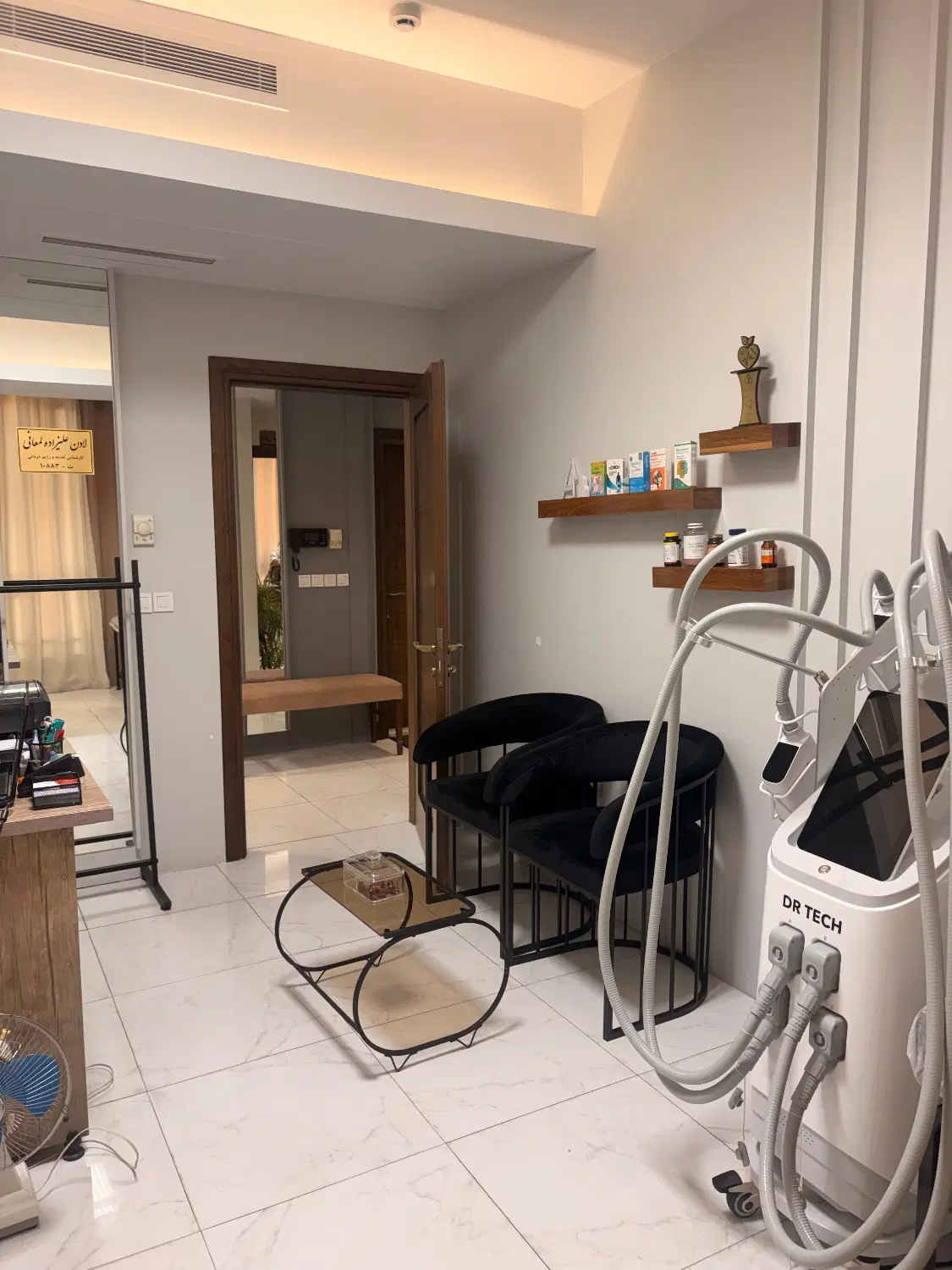 اتاق در کلینیک زیبایی و لاغری