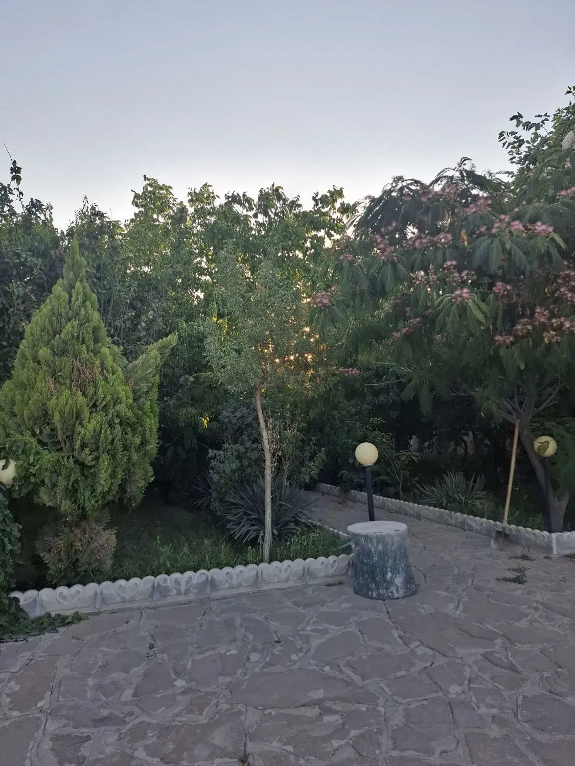 باغ ۱۰۰۰ متری