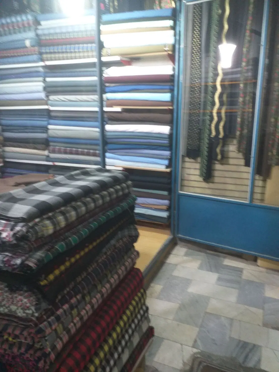 یک باب مغازه واقع در پاساژ ملت
