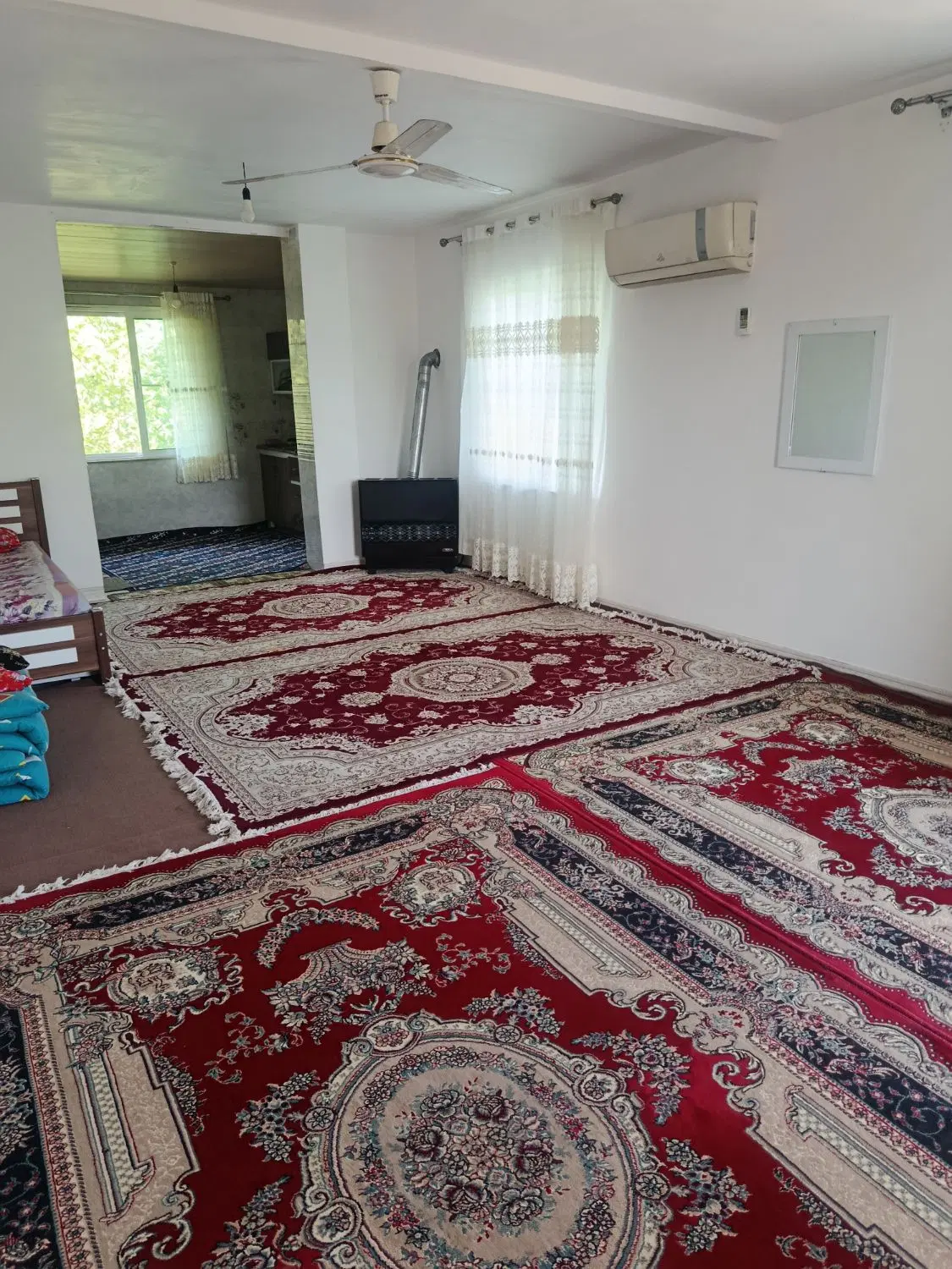 سوییت تمیز مجهز به کولر گازی لب رودخانه