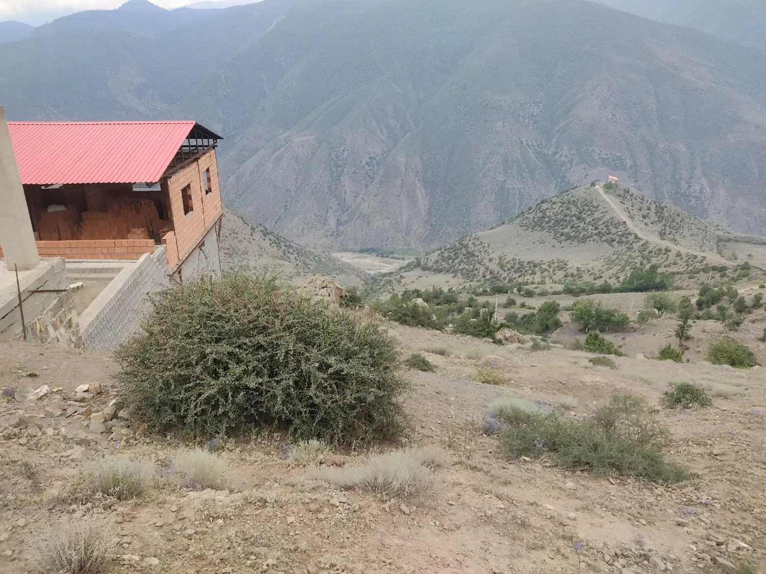 زمین در سرزمین ییلاقی آلاشت