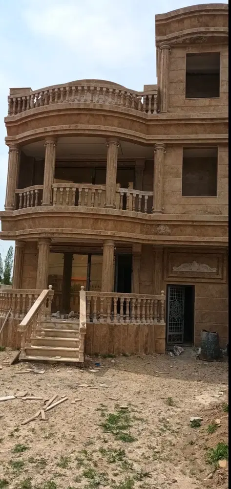 ویلایی پشت قواره ۷۵ متری ۷ متری گلها به قیمت فوری