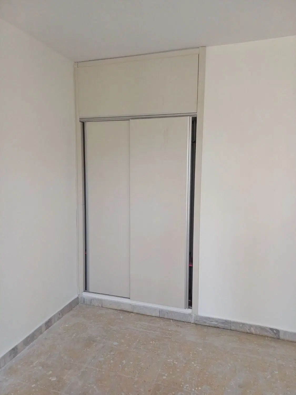 ۸۳ متر اطاعتی شمالی