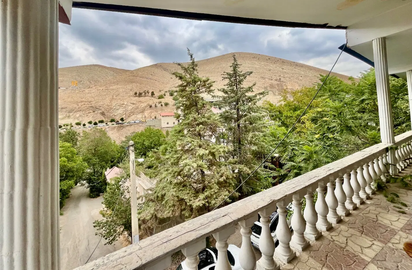 ۴۰۰ متر ویلای قدیمی و اصیل _لوکیشن لوکس مدرس