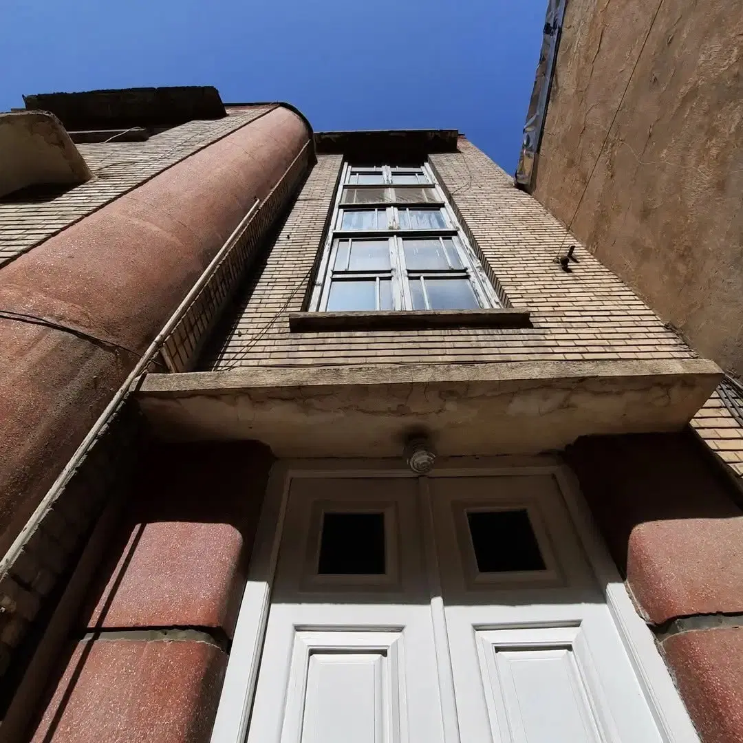 اجاره مستغلات۱۳۰۰مترویلایی دربستی هفت تیر_حیاطبزرگ