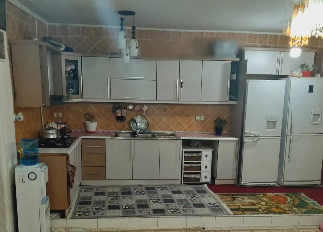 آپارتمان ابتدای فاز4 ،طبقه اول