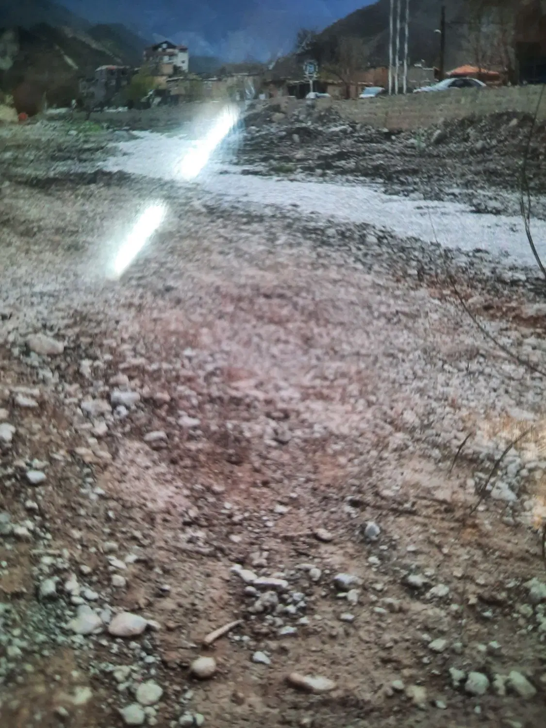 زمین ۷۰۰ متری