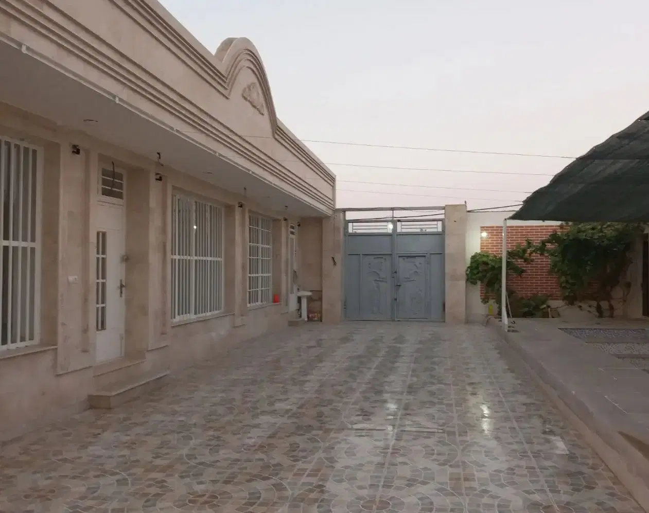 باغچه نزدیک شهر