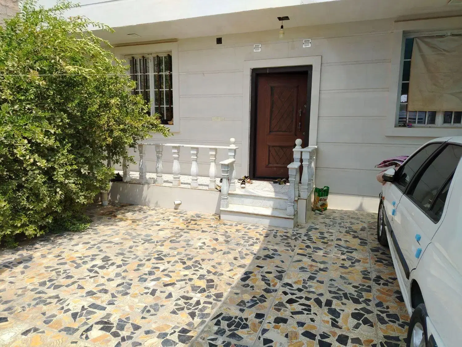 ملک تجاری مسکونی بر فردوسی