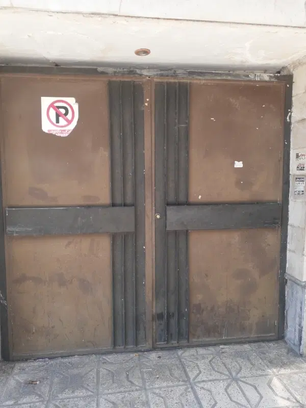 ویلایی ۲۰۴ متر  کلنگی مناسب ساخت
