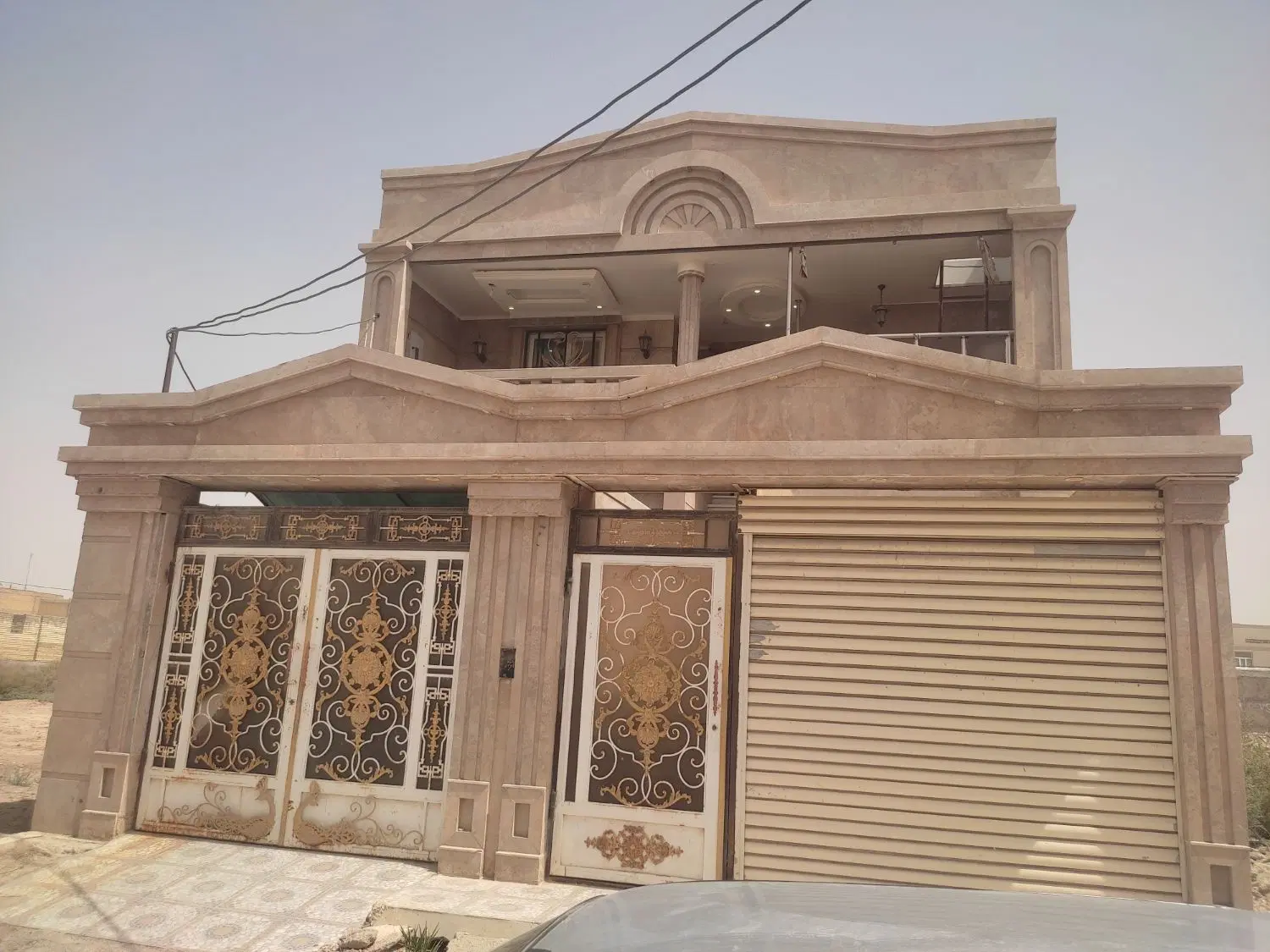 یک باب خانه دوطبقه مجزا دارای دوعدد پارکینگ