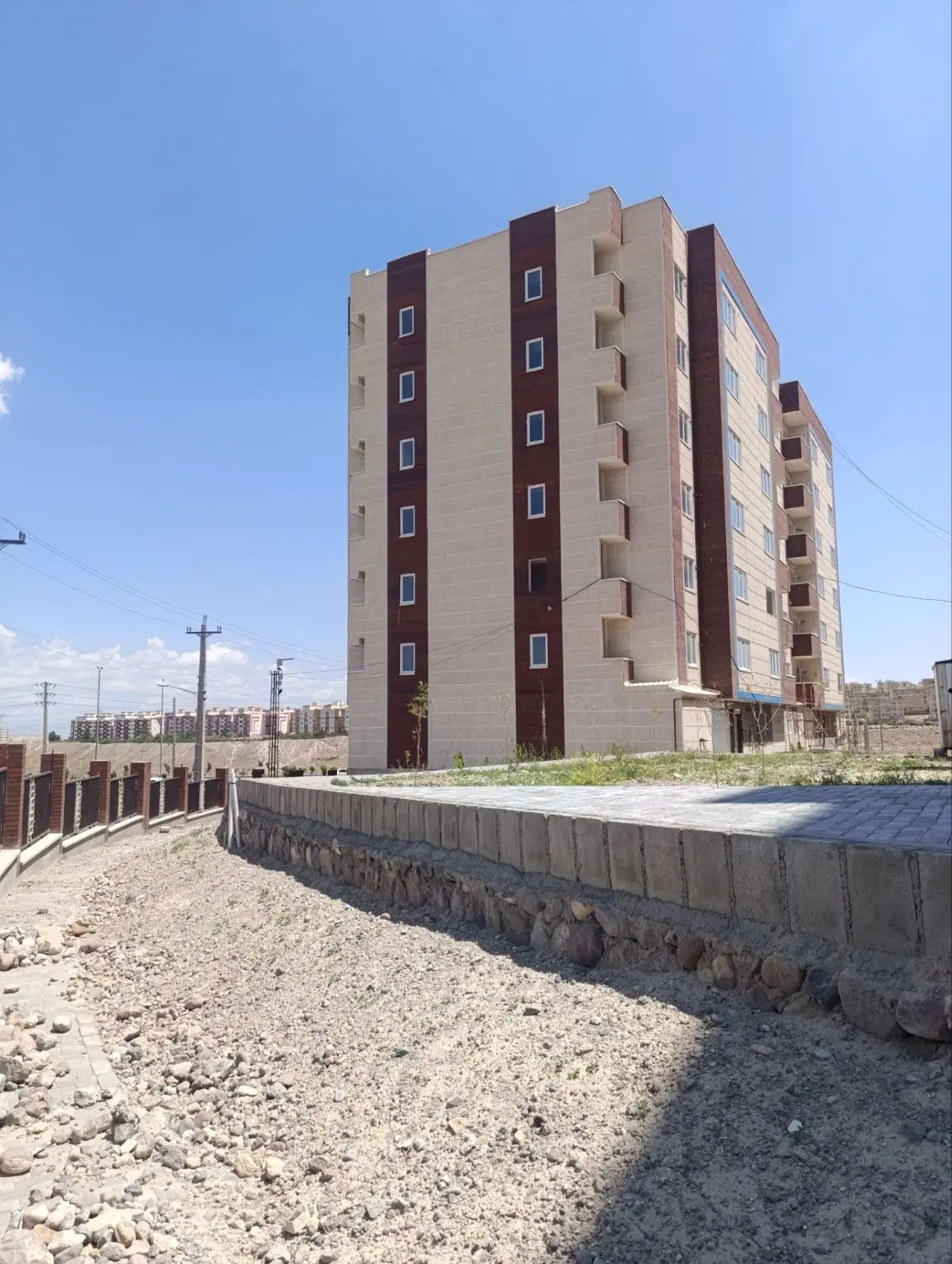 مسکن ملی بر اتوبان و خواهان مسکن ملی در فاز ۳۴۵