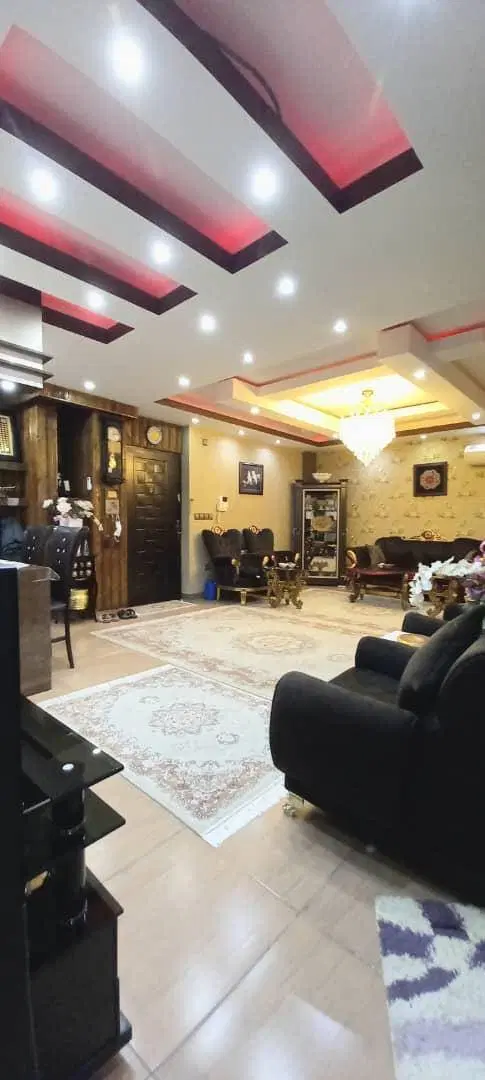 واحد لوکس ۹۸ متری