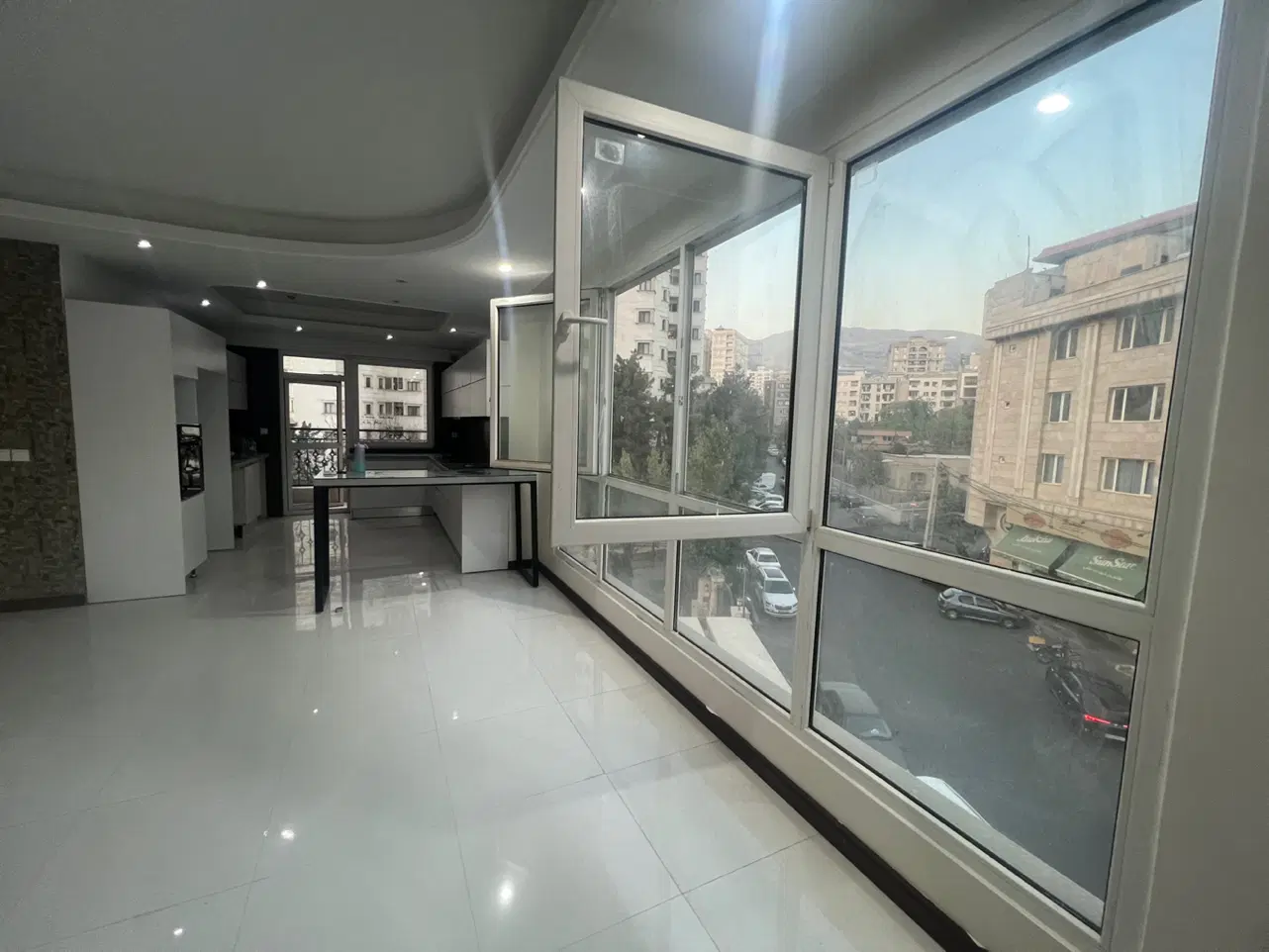 ازگل ۱۲۰ متر دو خواب برج باغ افرا