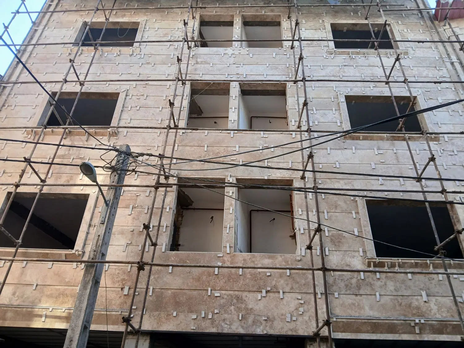 واحد ۱۲۵و ۱۳۵متری لوکس در بهترین نقطعه شهرک