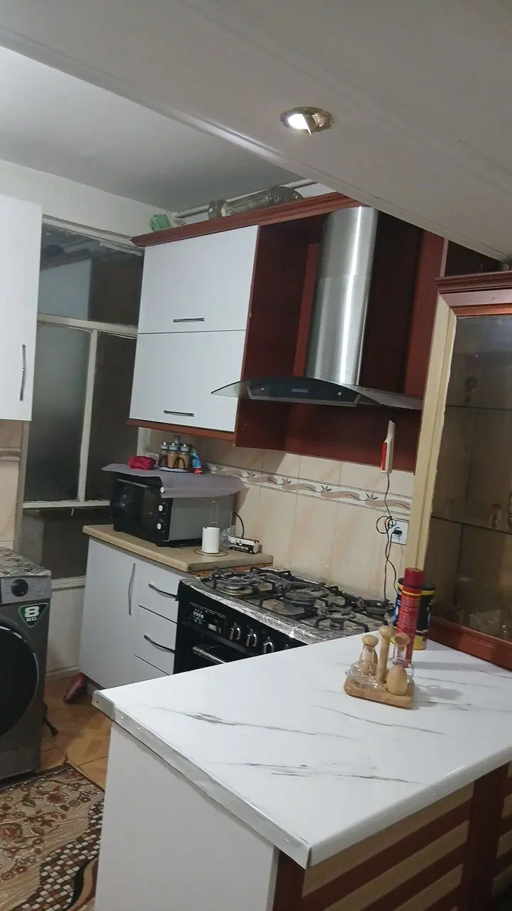 واحد 80 متری  شهرک 110.طبقه سوم فقط انباری داره