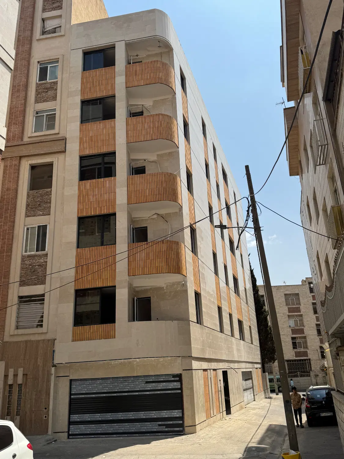 ۱۱۸ متر۳خواب تک واحد۳نبش لوکیشن وهاج فوری