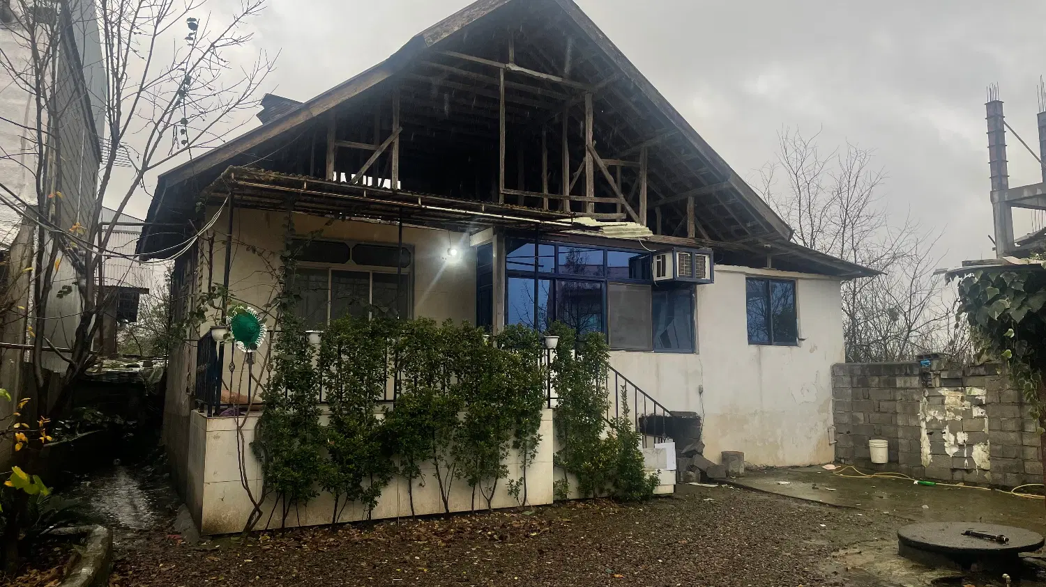 فروش۴۵۰ متر زمین با خانه ویلایی کوهبنه لاهیجان