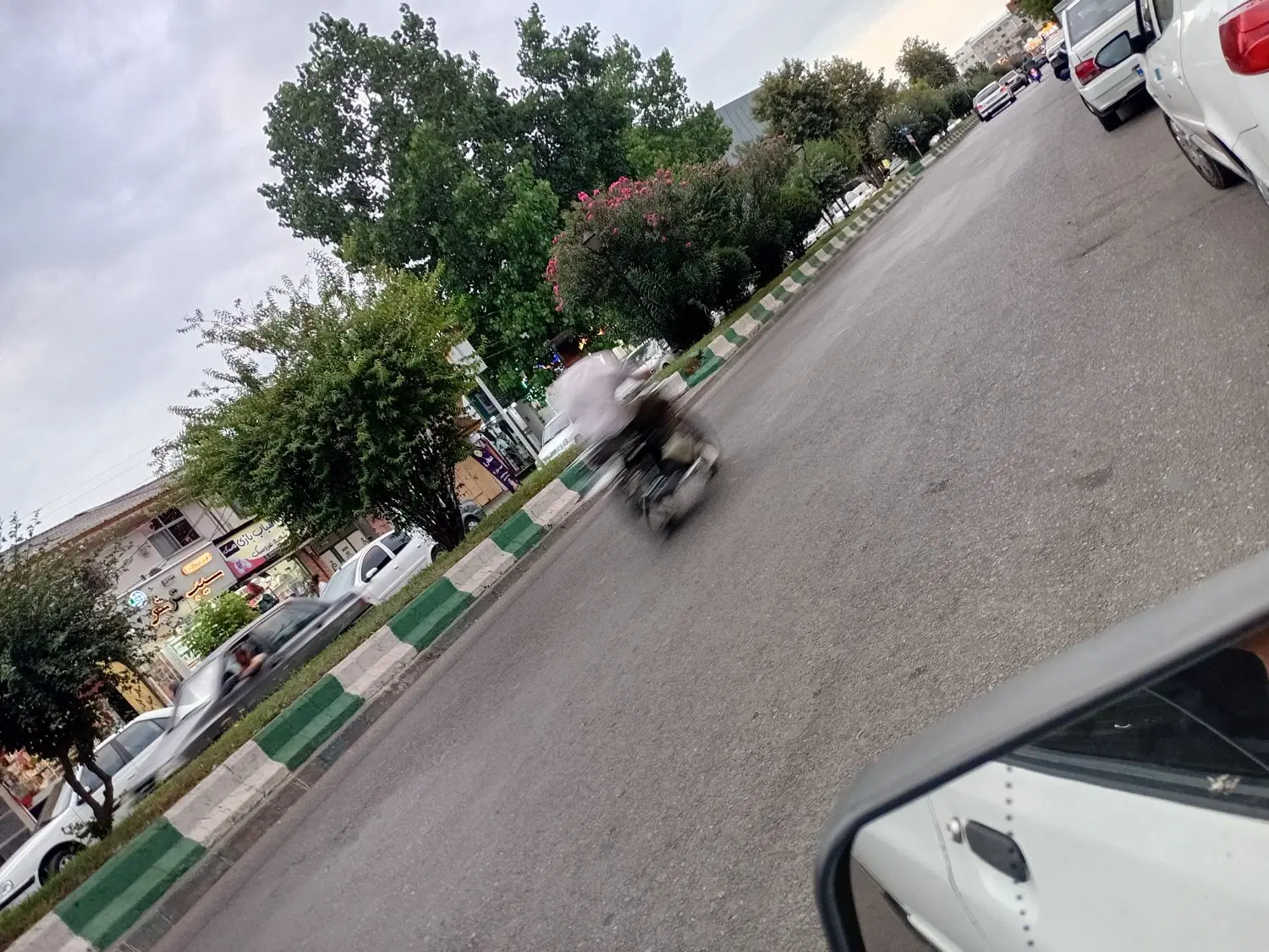 زمین ولکس ۱۰۵ متر با علمک