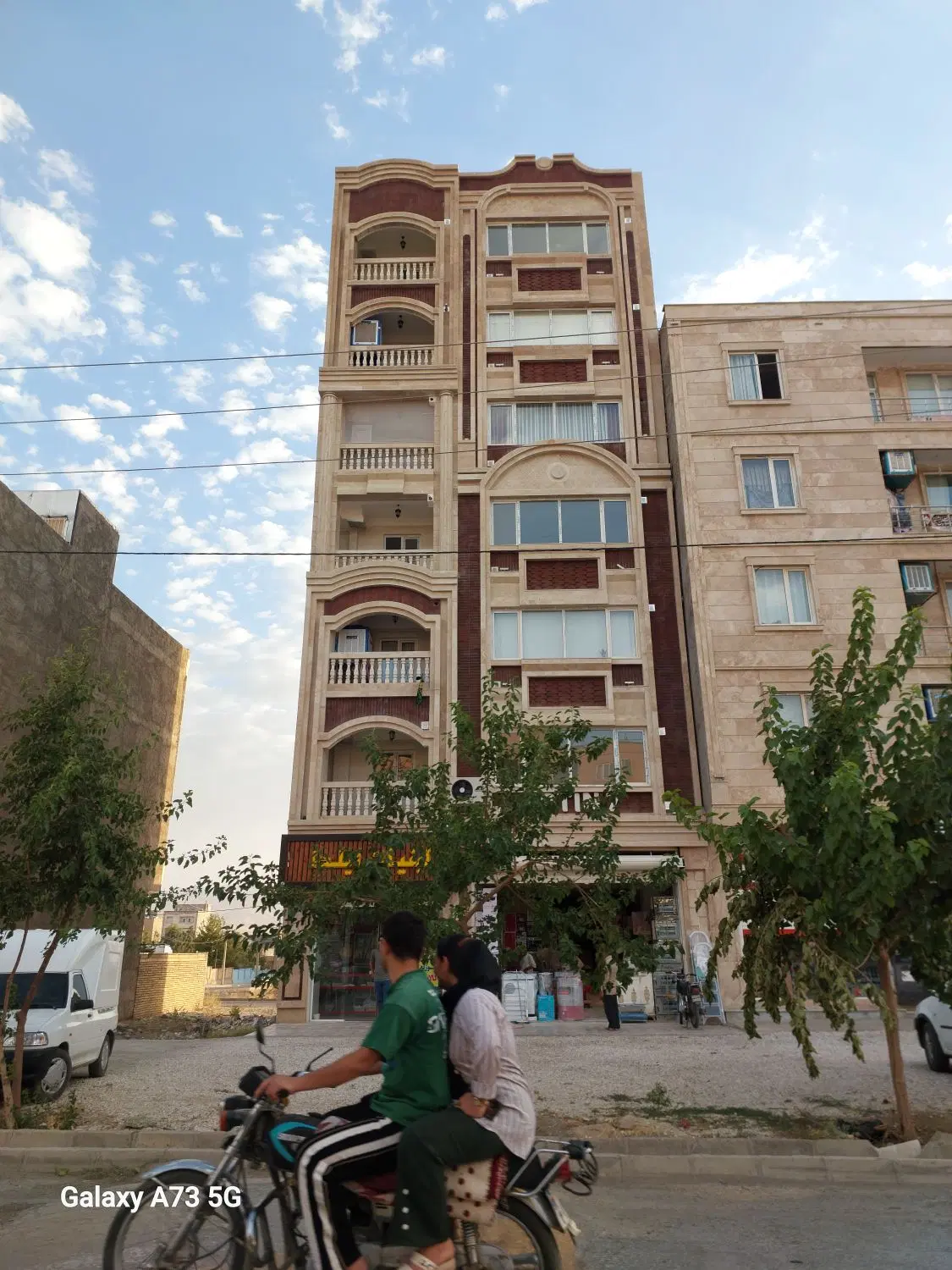 فروش آپارتمان نوساز شهرک حیدری لوکیشن عالی