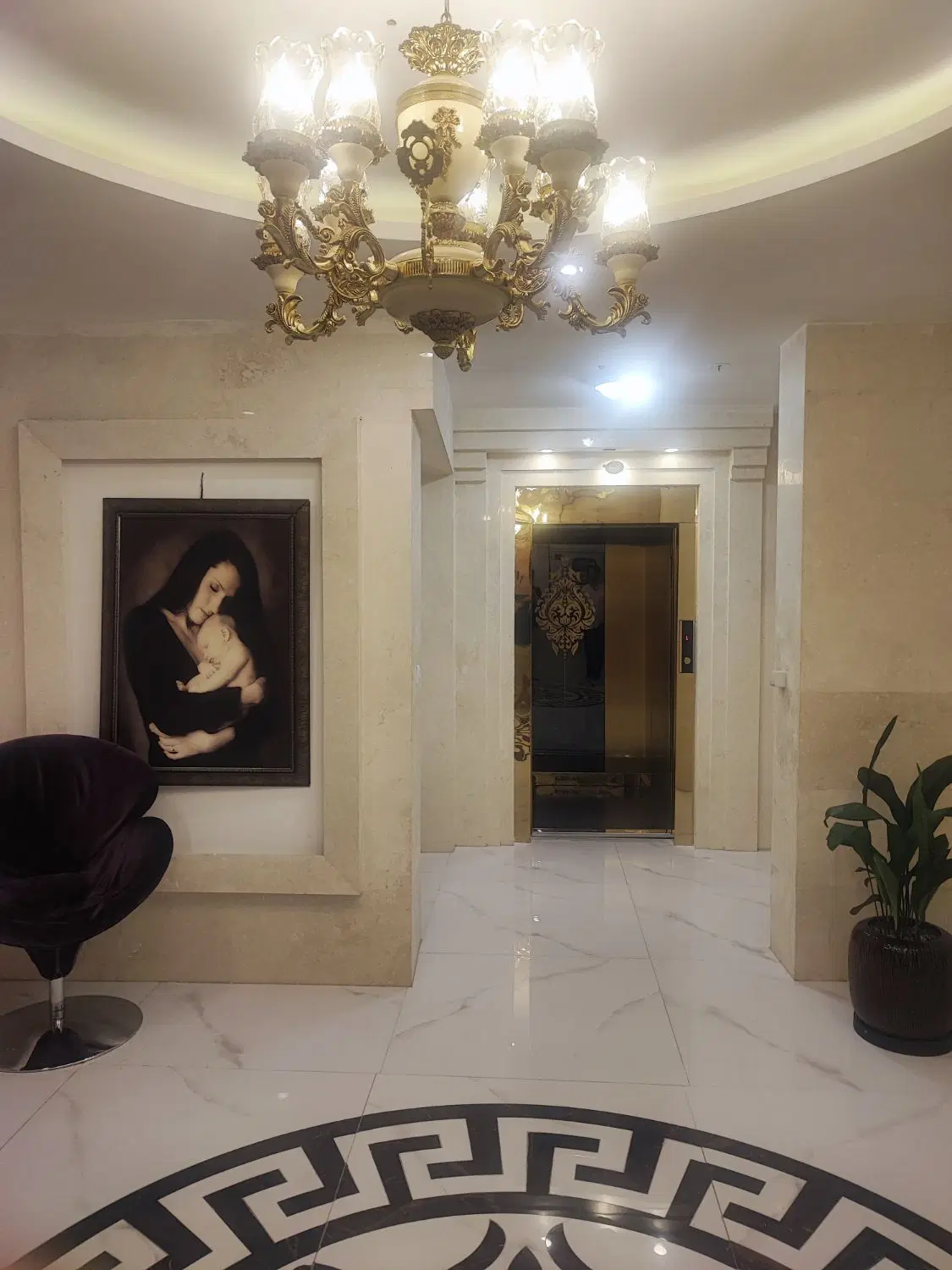 احمداباد ۱۲۵ متر دو خواب ۳۰ متر تراس