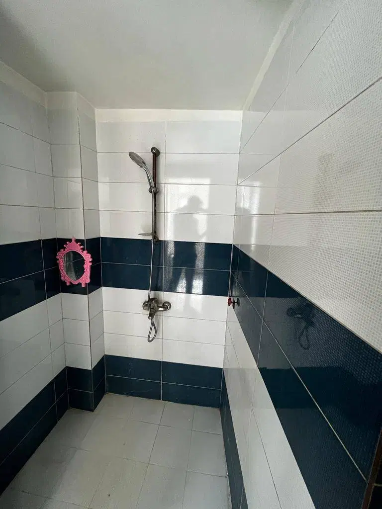 ۴۰ متر آسانسور دار_خیابان نوری_ساخت۹۴