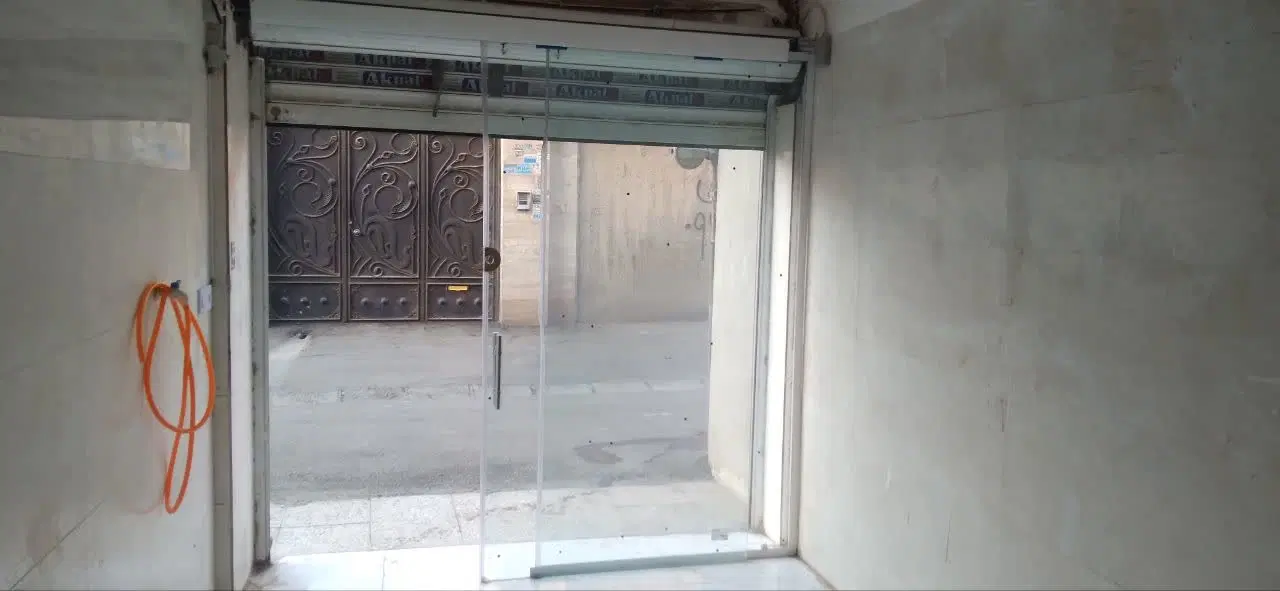 مغازه ۱۷متری