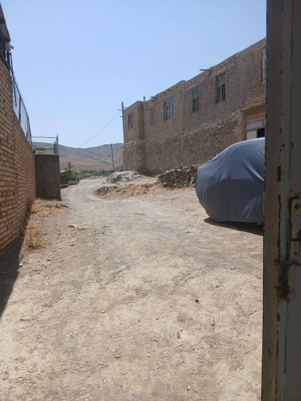 یک منزل مسکونی واقع در روستای هزواه با ویو عالی