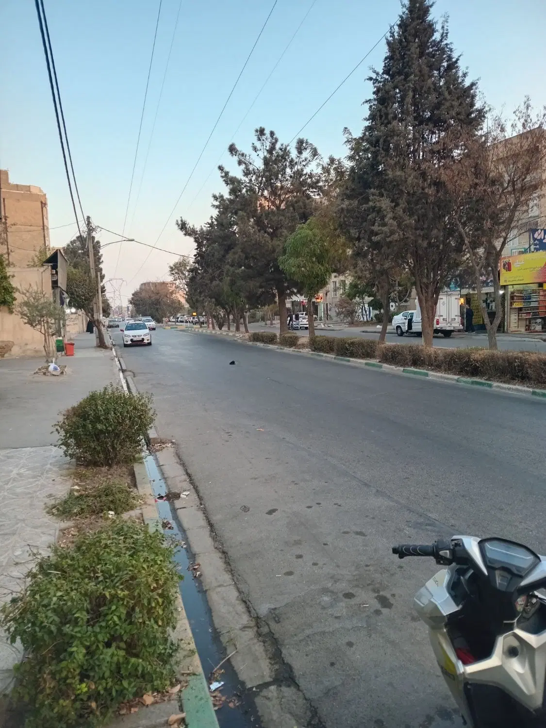 77 متر  دو خواب طبقه دوم سند دار با پارکینگ