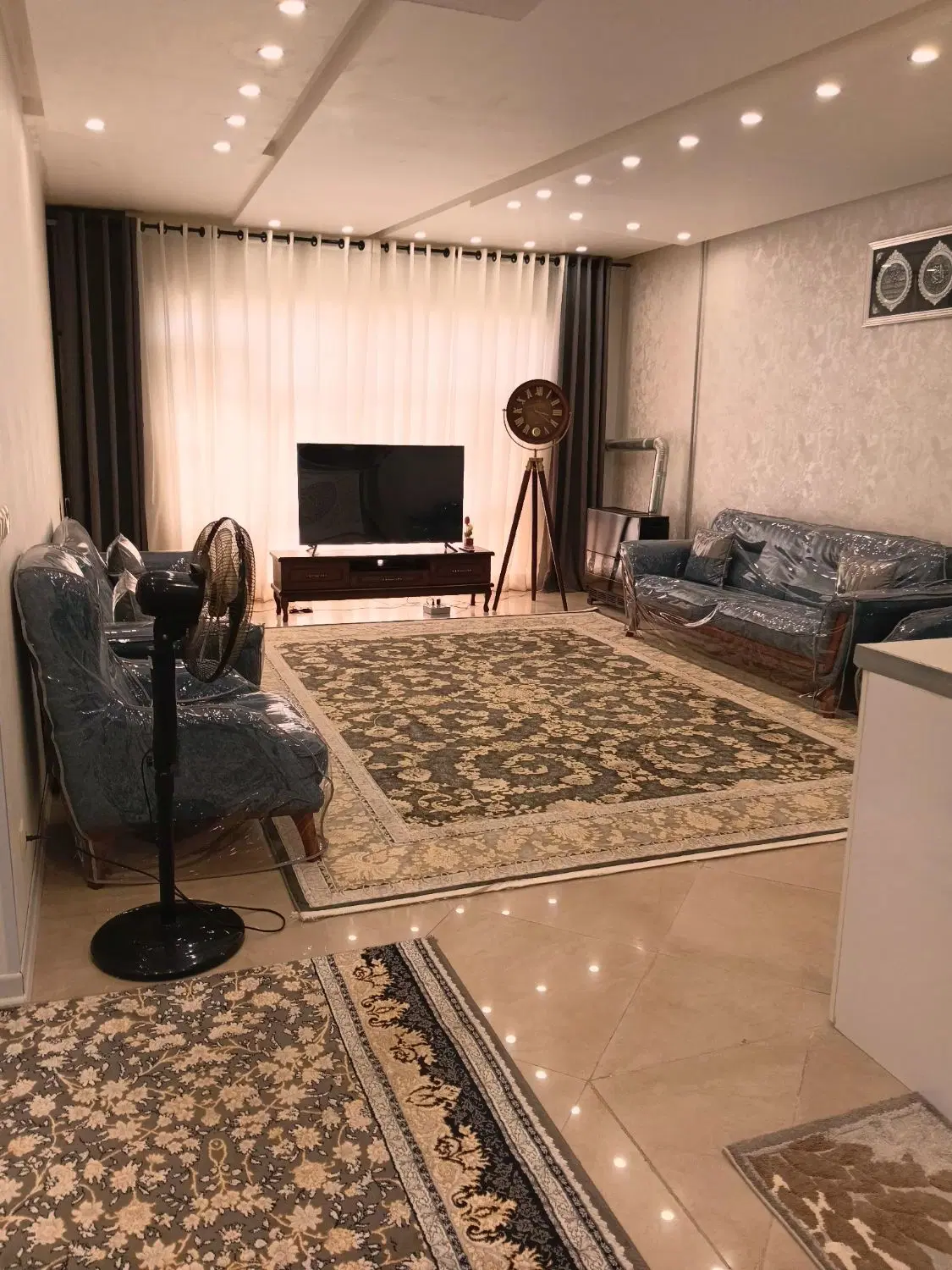 خانه ویلایی فروشی سه طبقه تمام فول اسکلت.تمام سنگ