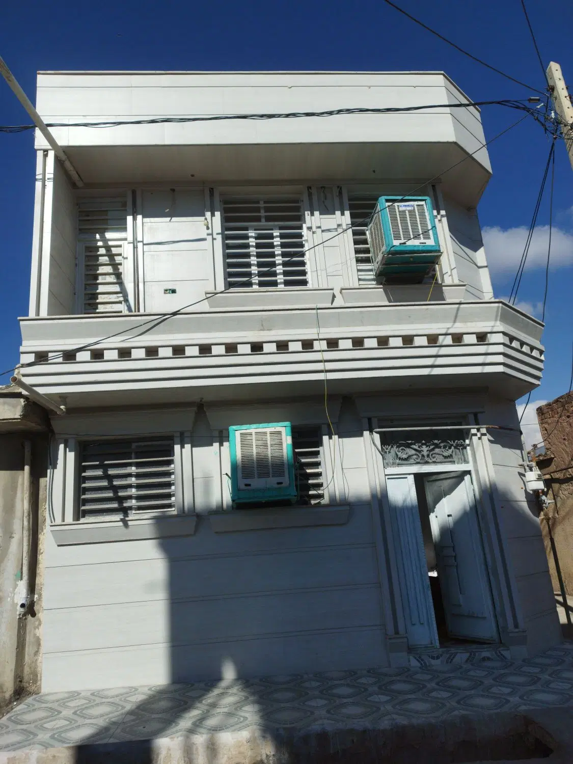 ساختمان نوساز 90 متری نما سنگ