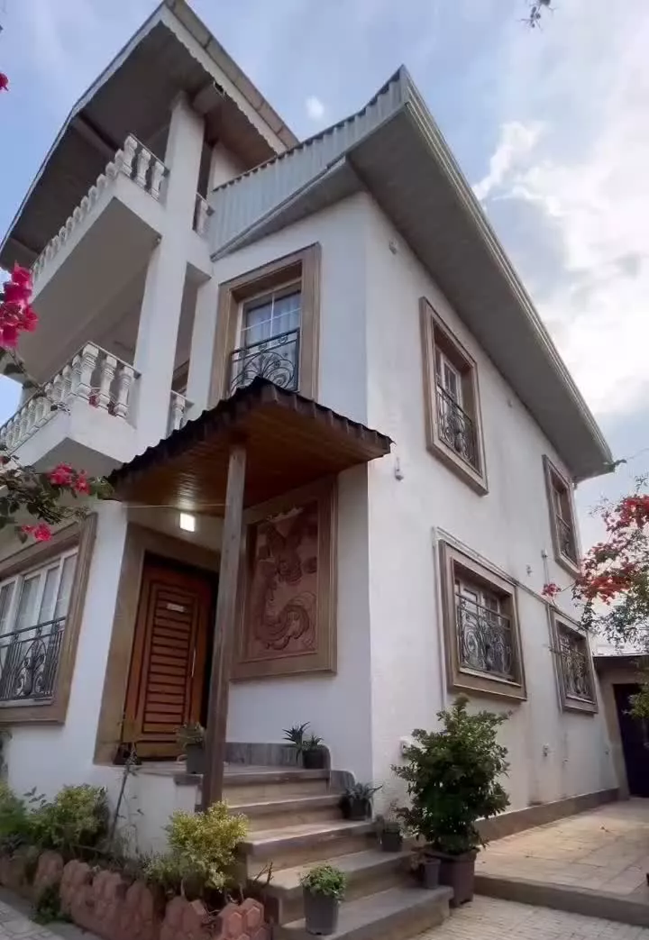 عمارت فول امکانات ساحلی ۱۵ کیلومتری فرودگاه رشت