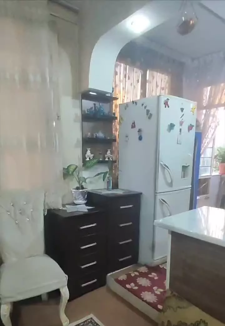 ۵۰متری خیابان گلها ( پارکینگ ، آسانسور و انباری )