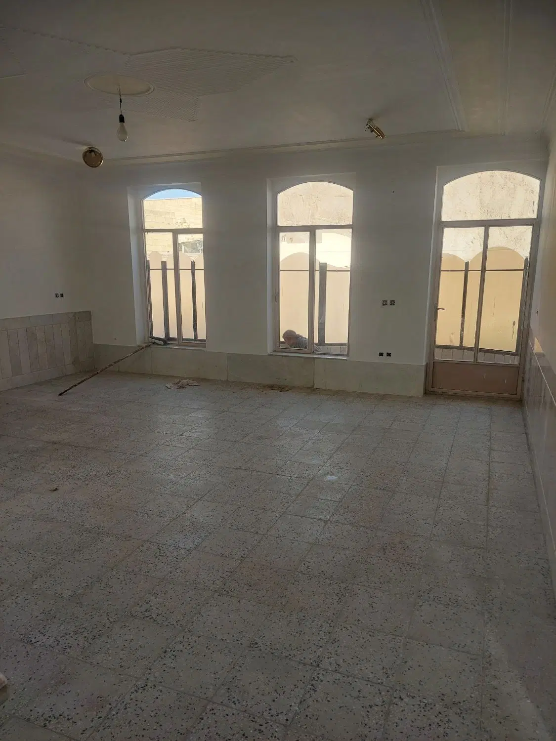 دو خواب ۱۲۰ متری خیابان ۴۵ متری