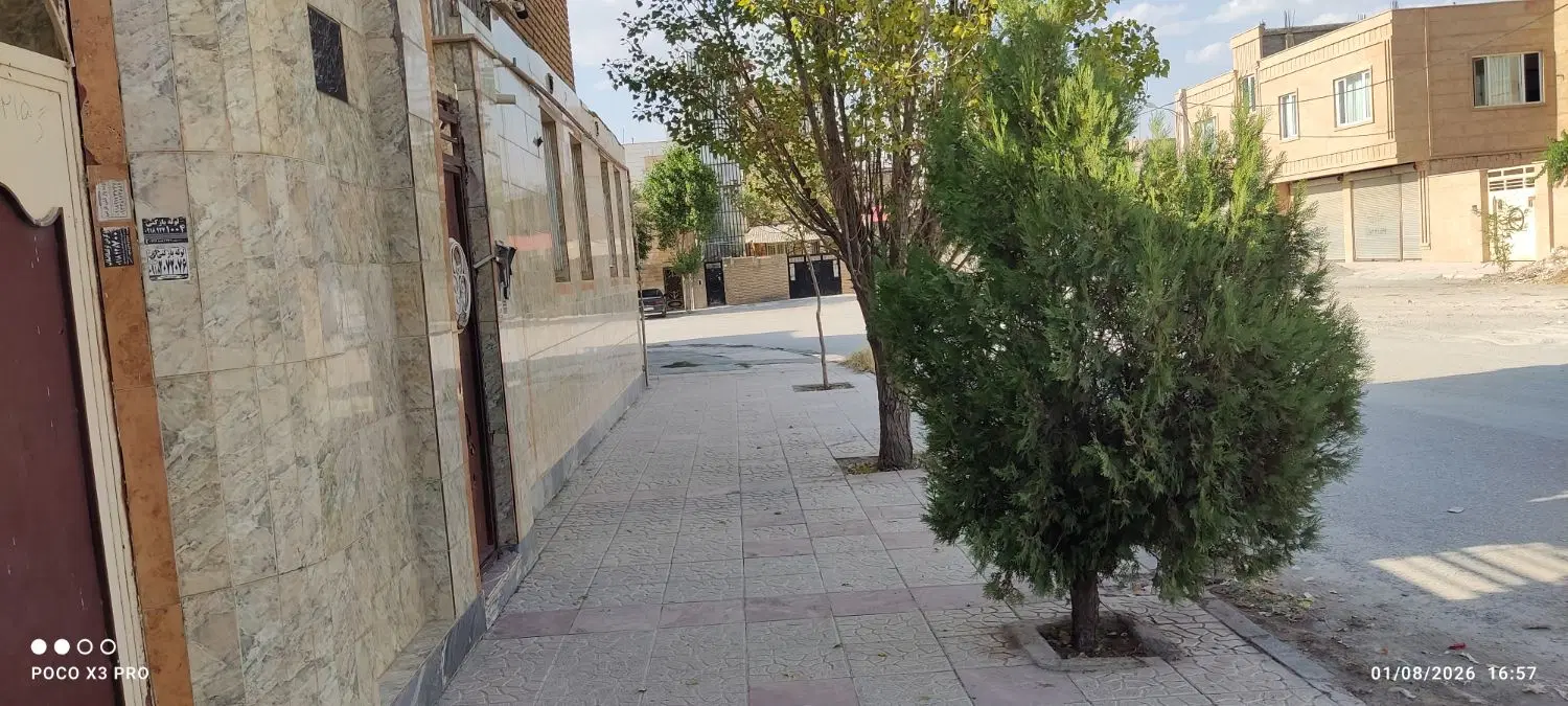 خانه ویلایی  بهارآزادگان خیابان  بیست چهار متری