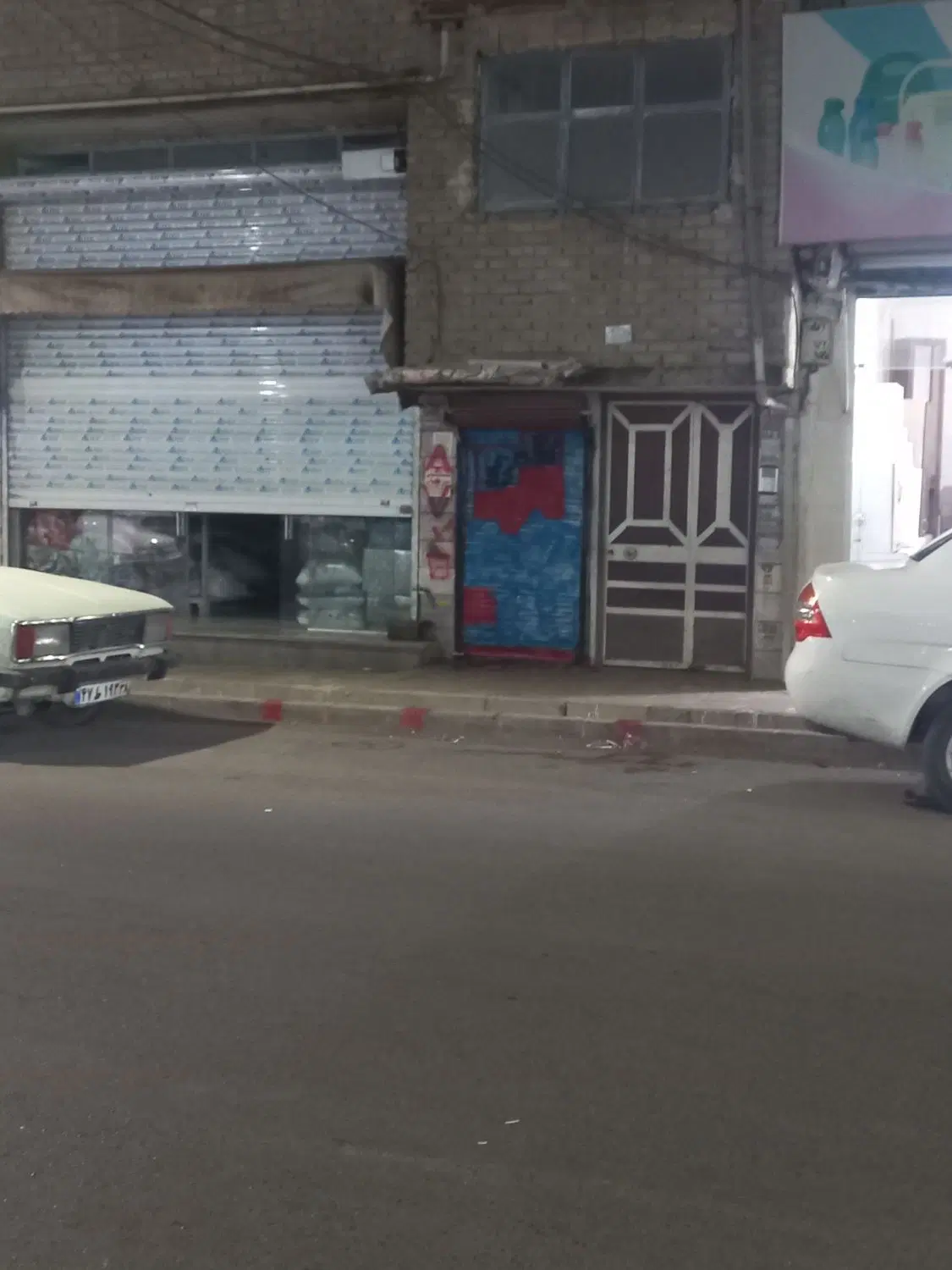 زیر پله بزرگ کنتر برق جدا همسایه ها خوب