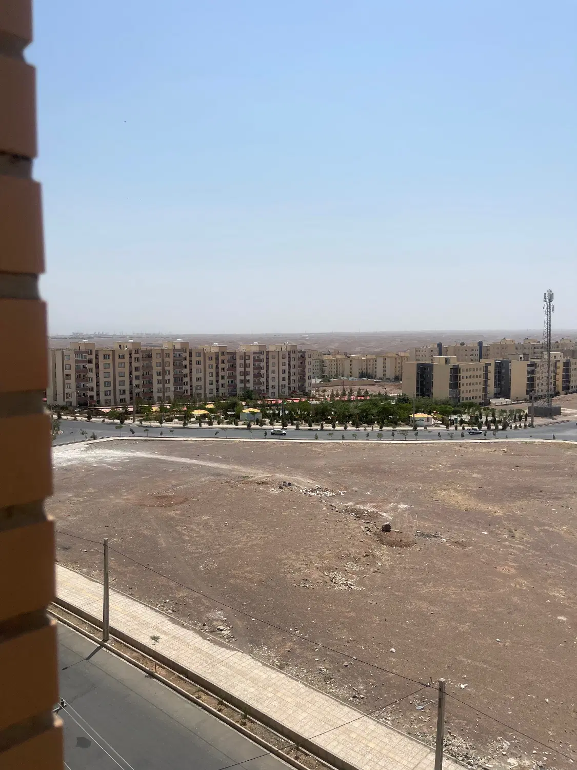 فاز پنج باپارکینگ انبار داره